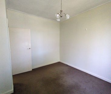 Caulfield North - Photo 4