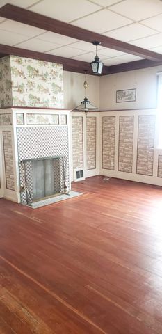 $3,850 / 4br – 1347ft2 – GREAT LOCATION! Upper-level character home with 4 Beds 2 Baths (R0053) - Photo 2