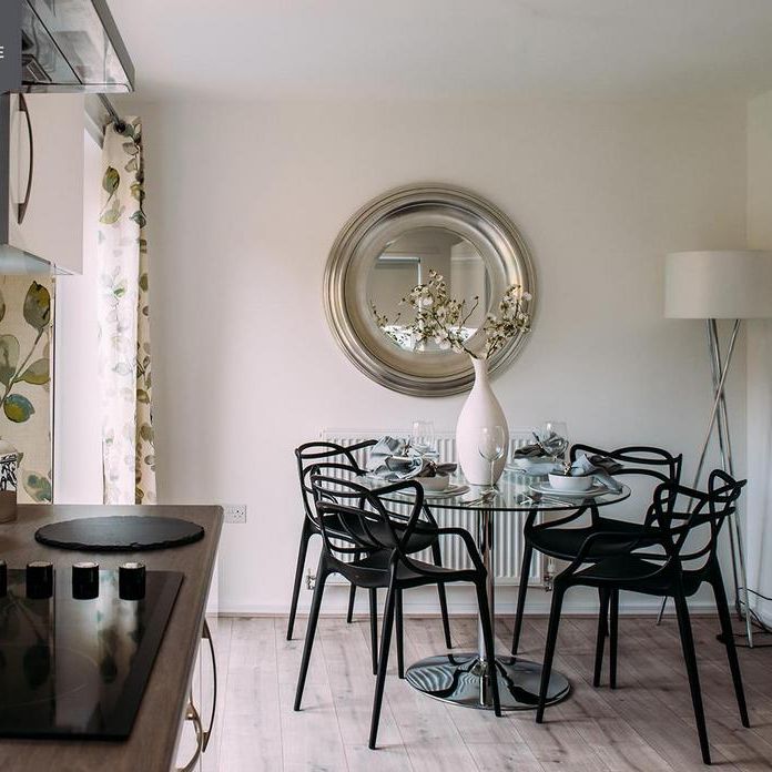 3 bedroom semi-detached house to rent - Photo 1