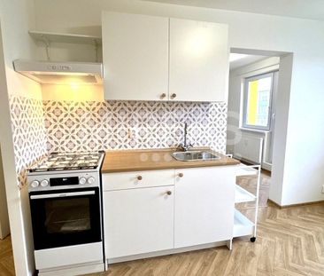 Pronájem bytu 2+kk 35 m² - Fotografie 3
