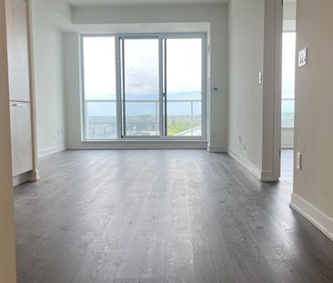 For Lease - 2 David Eyer Road Unit# 633, Richmond Hill, Ontario - Photo 3