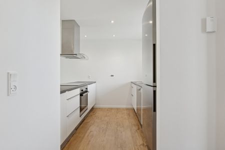 Moderne lejlighed med stor altan - Photo 5