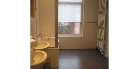 Appartement te huur in Elsene voor € 1.350 met 1 slaapkamer - Photo 2