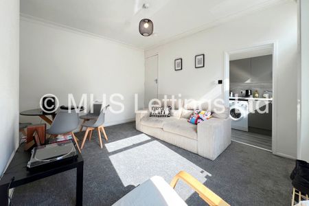 2 Bedroom Mid Terraced House for rent in Harold Street - Photo 4