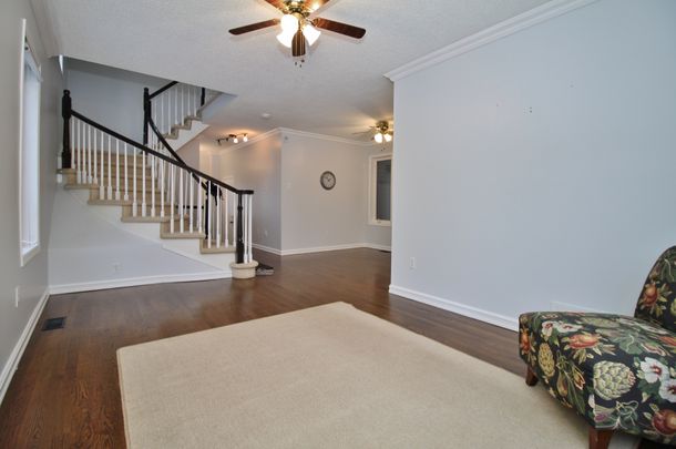 45 Hemlo Cr - Photo 1