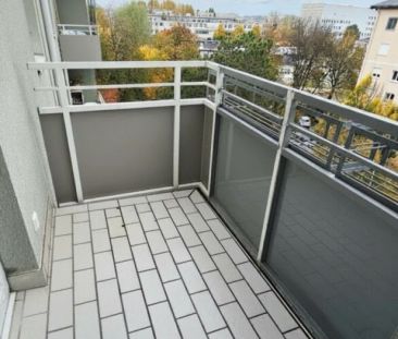 Miete: Moderne renovierte 2-Zimmerwohnung mit Balkon - Photo 6