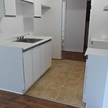 A Valleyfield - Jolie, propre et grande 3-1/2, LIBRE , avec balcon prive - Photo 4