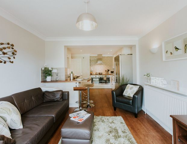 Sidmouth Grange Close Room 4 - Photo 1