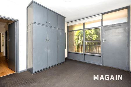 Stylish First-Floor Apartment in Prime South Adelaide Location - Photo 2