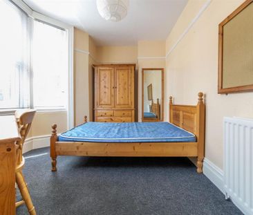 6 bedroom terraced house to rent - Photo 3