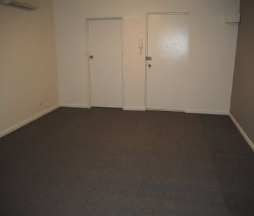 Well Appointed Apartment in Prime Essendon Location - Photo 1