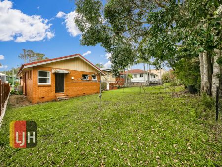 36 Hilda Street, Alderley QLD 4051 - Photo 3