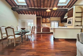 Elegante appartamento rustico in casa colonica