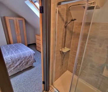 Ensuite Room 4, 32 Sandown Rd, Belfast, BT5 6GY - Photo 5