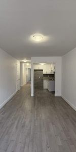 1 CH - 1 SDB - Saint-Laurent - $1,200 /mo - Photo 3