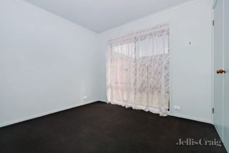 2 Bed, 1 Bath - Photo 5