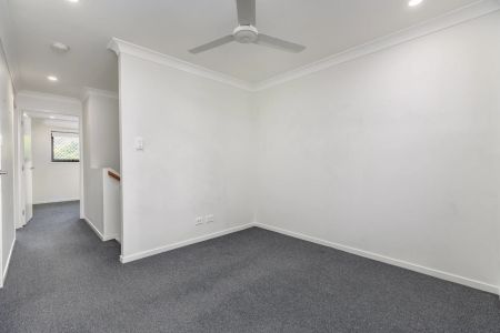 Four Bedroom Townhouse in sort after Mango Hill complex - Photo 2