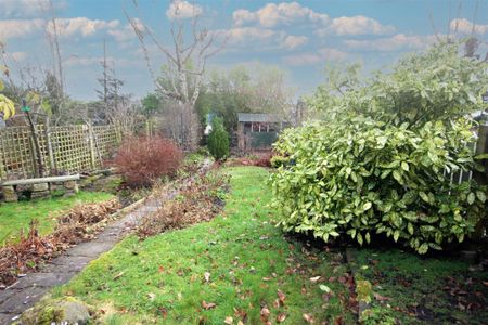 2 Bedroom House - Terraced To Let - Photo 2