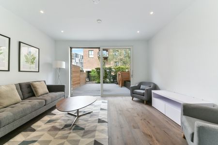 3 bedroom terraced property to rent - Photo 2