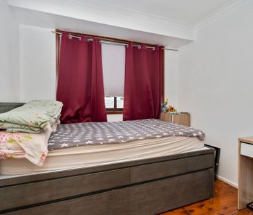 Family Living - Photo 5