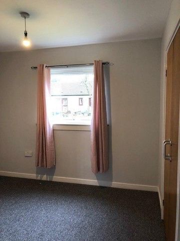 2 bedroom semi-detached bungalow to rent - Photo 3