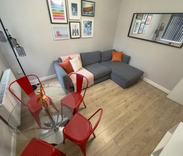 4 bedroom terraced house to rent - Photo 1