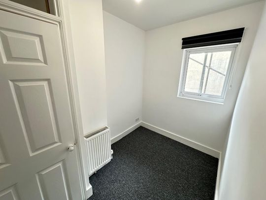 2 bedroom end of terrace house to rent - Photo 1