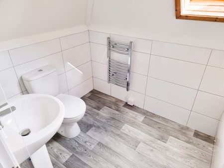 1 Bed Flat, Erleigh Road, RG1 - Photo 4