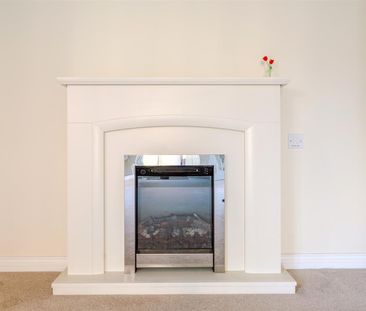 Hubert Lodge , Hythe, Southampton - Photo 1