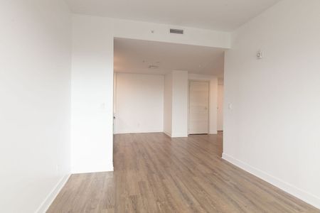 30 Saint Joseph Boulevard Est - Photo 5