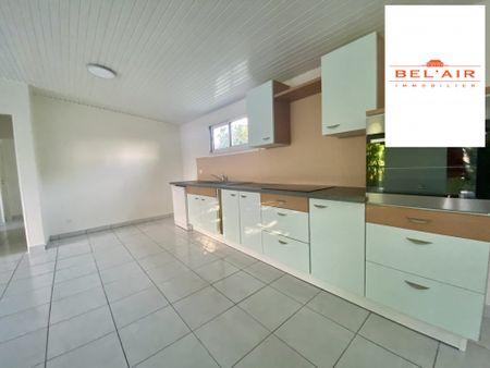 Location Appartement 4 pièces 98m² LE LAMENTIN 97232 - Photo 3