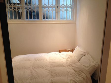 2 bedroom maisonette to rent - Photo 2