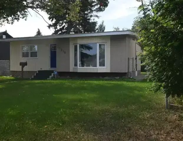 House for Rent in Dovercourt | 12216 Saint Albert Trail Northwest, Edmonton - Photo 1