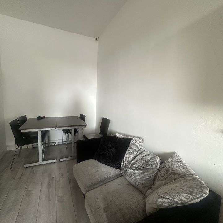 Room in a Shared House, Coventry Road, B10 - Photo 1