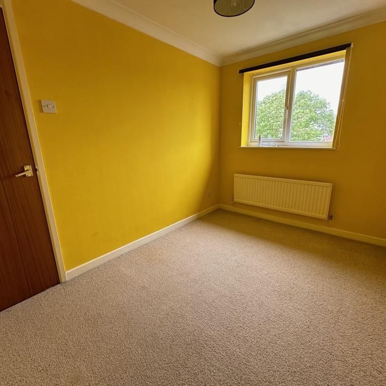 2 bedroom mews to rent - Photo 1