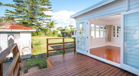 Spacious 3 Bedroom - Photo 5