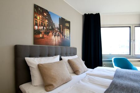 Mitten in der City - Apartment mit Balkon Nähe Barbarossaplatz - Photo 2