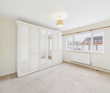 Malet Close, Longlevens, Gloucester - Photo 2