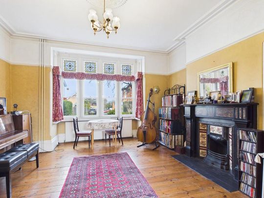 6 bedroom semi-detached house to rent - Photo 1