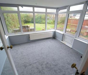Portholme Drive, Selby, YO8 - Photo 2