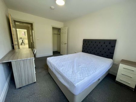 Flat 2, 11 St James Row, S1 2EU - Photo 2
