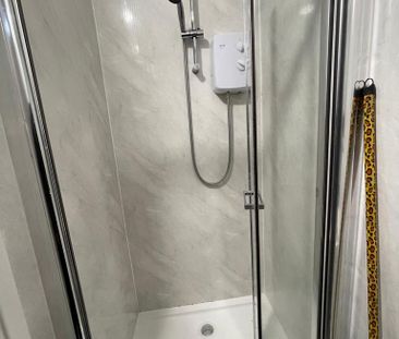 1 bedroom in a house share to rent - Photo 6