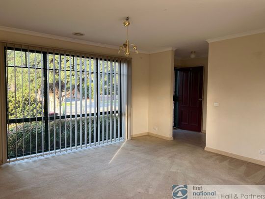 Ideally Located two bedroom apartment - Photo 1