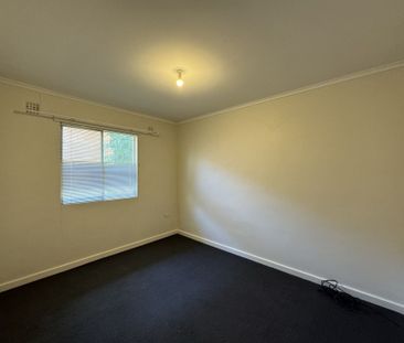 2/13 Adams Street, Queanbeyan - Photo 2