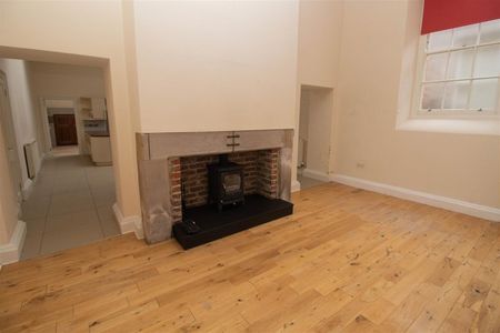 1 Bedroom Apartment - Photo 3