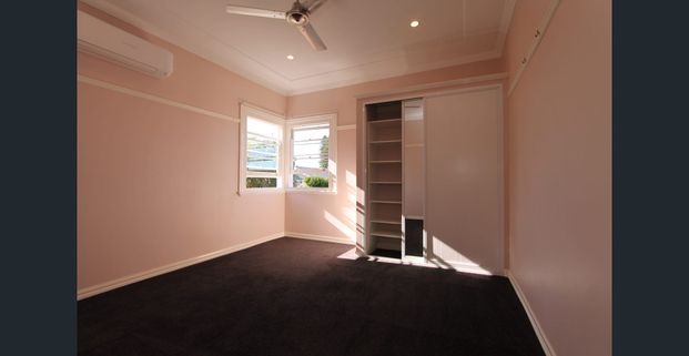 Beautiful Modern Home - Photo 1