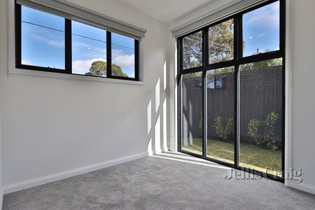 69 Crow Street, Burwood East - Photo 3