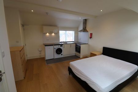 Studio to rent - Photo 2