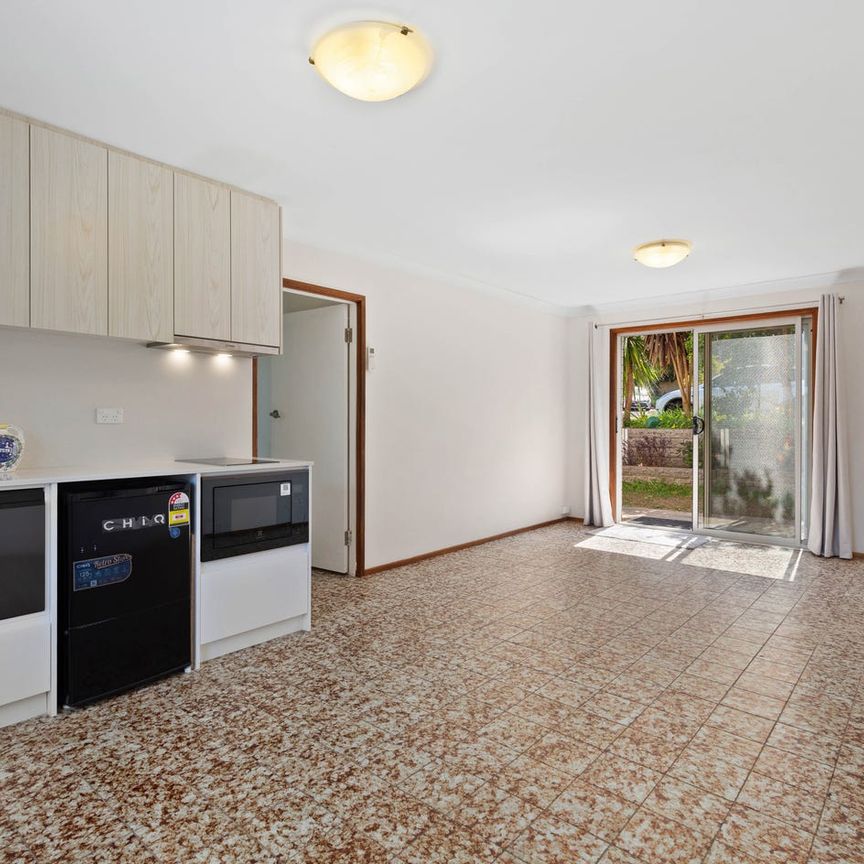 Studio with water & electricity included - Photo 1