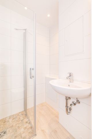 Schicke Wohnung / Balkon / Aufzug - Photo 5